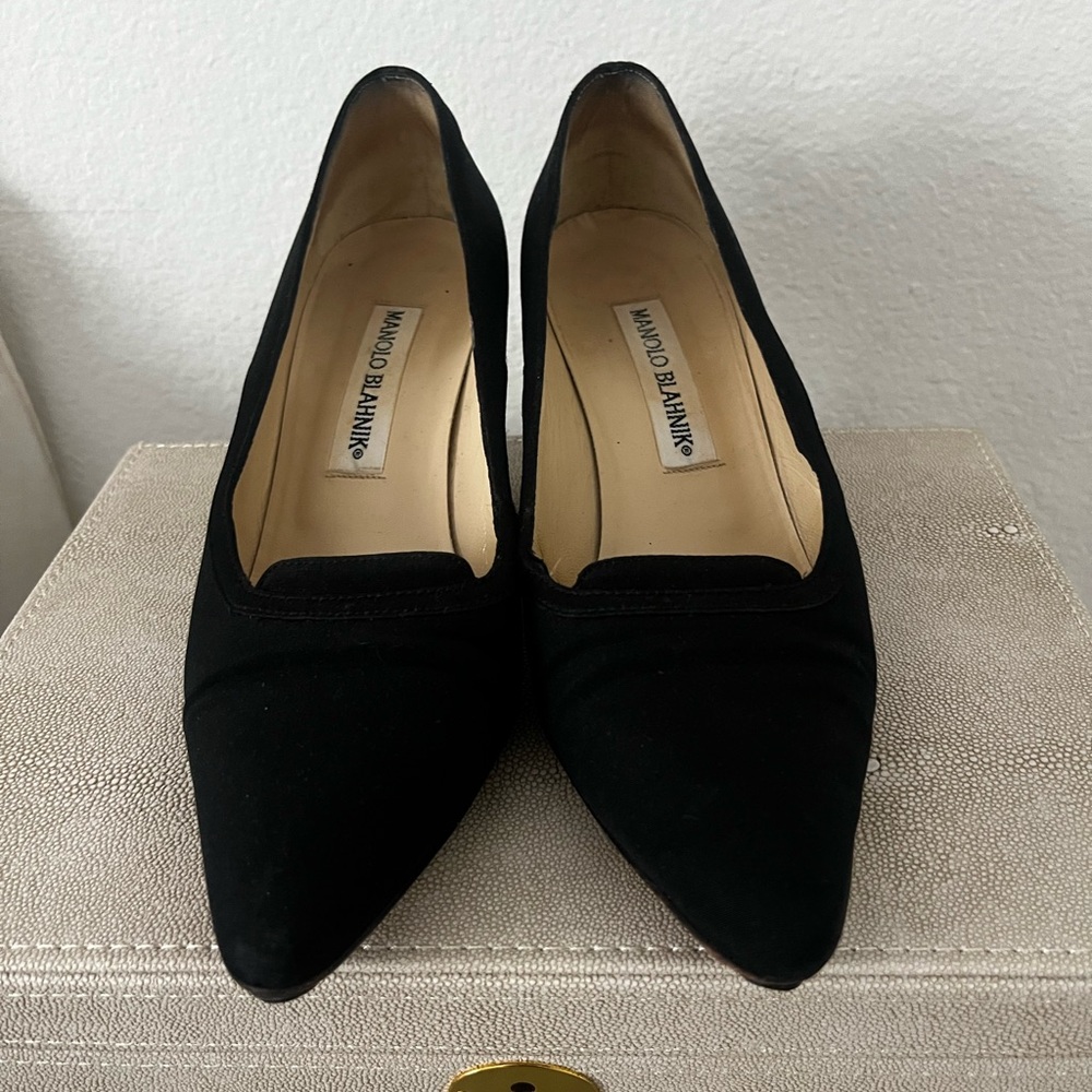 Manolo Blahnik Black Pointed-Toe Satin Pumps